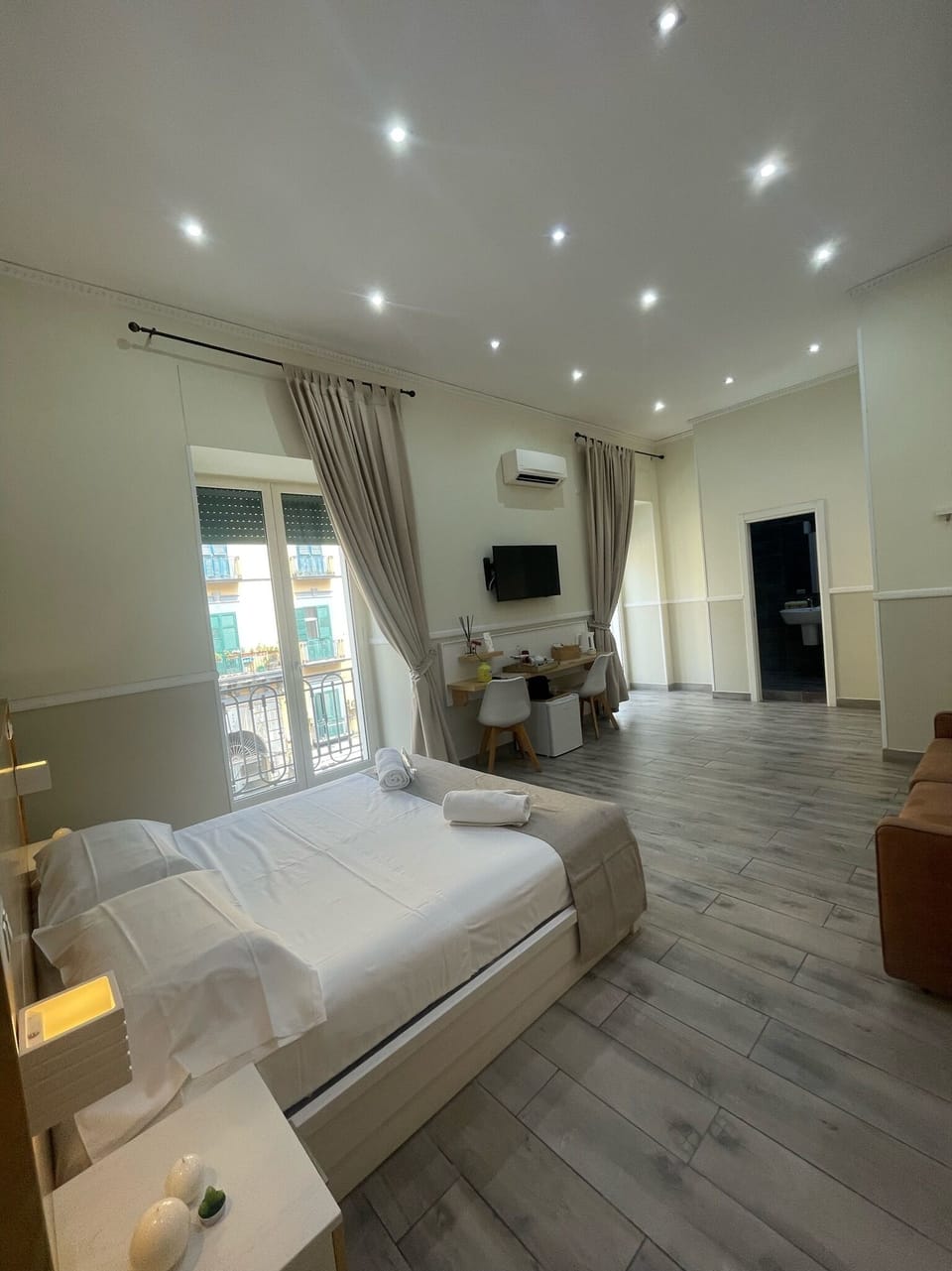 Junior Studio Suite | Premium bedding, memory foam beds, minibar, in-room safe