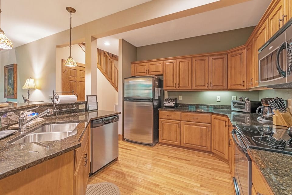 Kitchen--- Granite Counter-tops, Stainless Steel