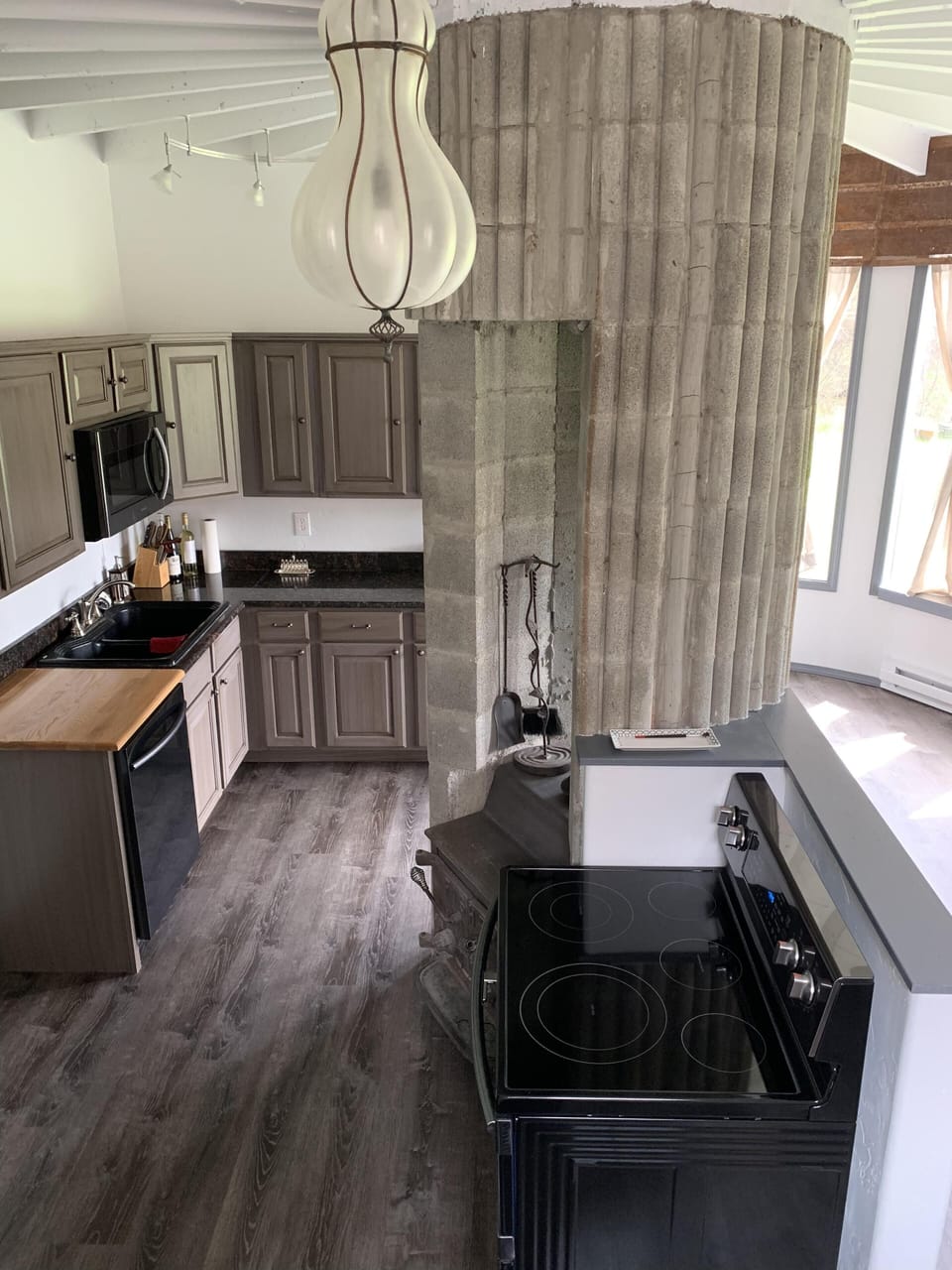 Remodeled kitchen, new appliances. Stocked to eat in! BBQ & picnic tables too! 