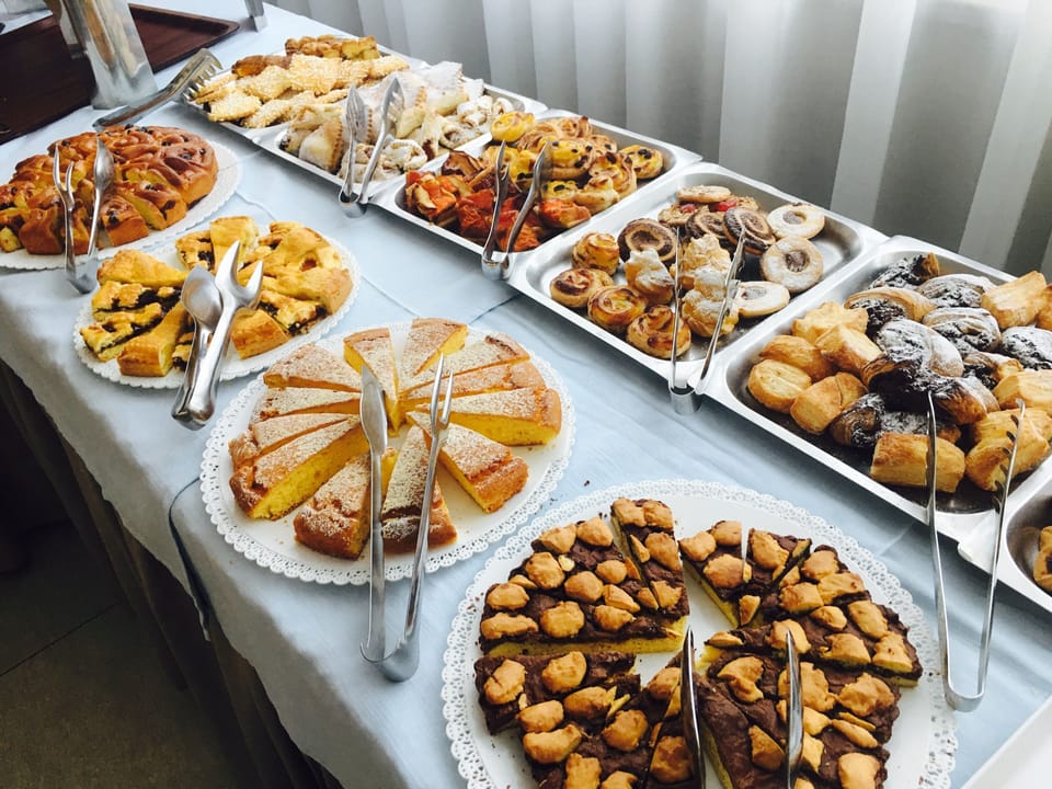 Daily buffet breakfast for a fee