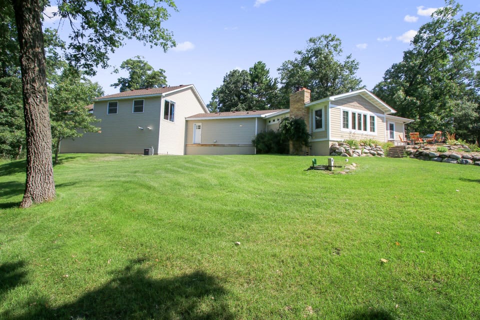 Spacious Back Yard