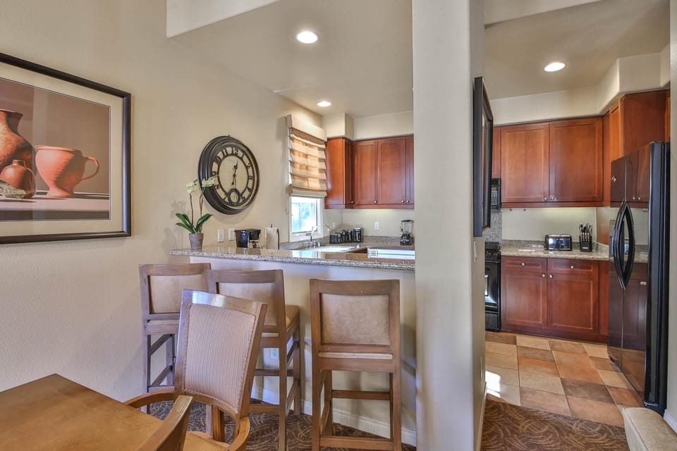 Condo, 3 Bedrooms | Private kitchen | Coffee/tea maker, fridge, oven, toaster