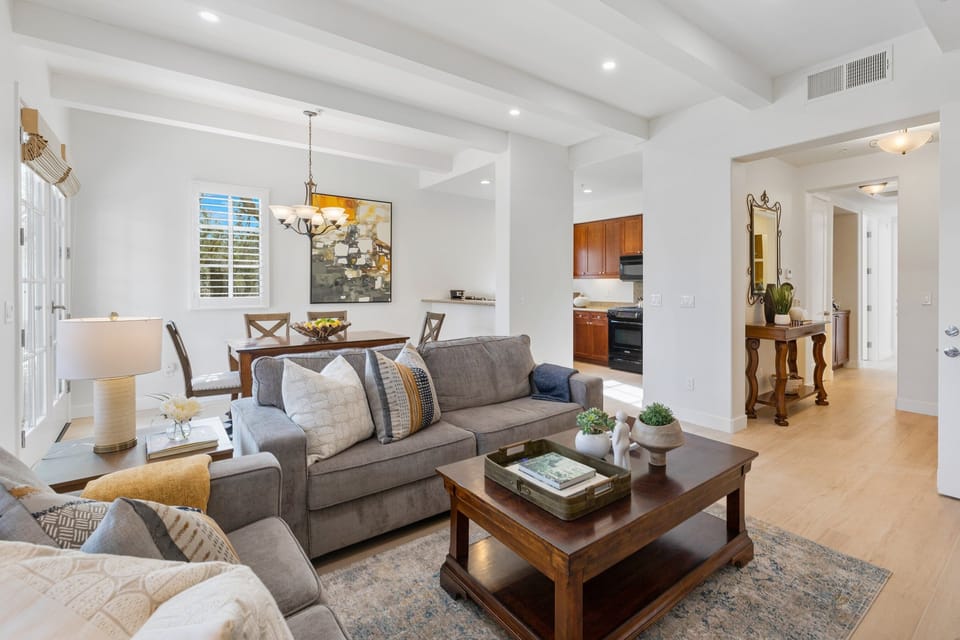 Condo, 3 Bedrooms | Living area