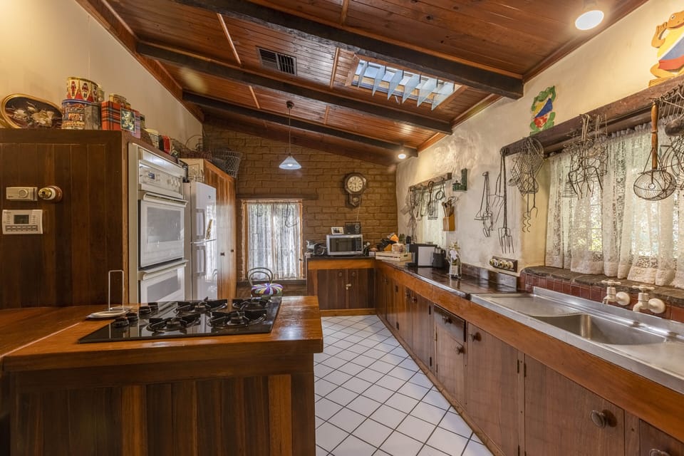 Luxury Cottage, 2 Bedrooms, Garden View | Private kitchen | Full-size fridge, microwave, oven, stovetop