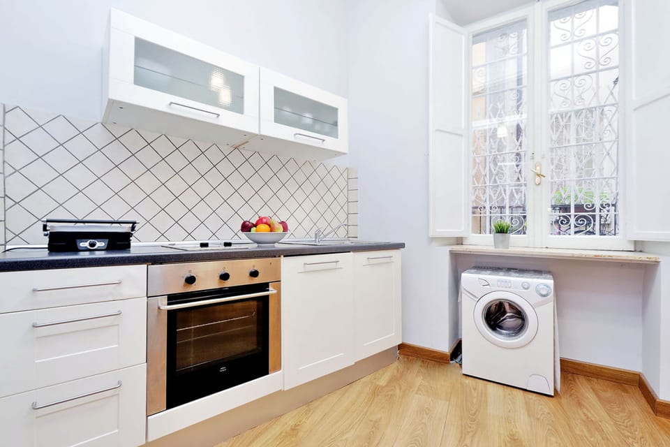 Apartment, 1 Bedroom | Private kitchen | Full-size fridge, microwave, oven, stovetop