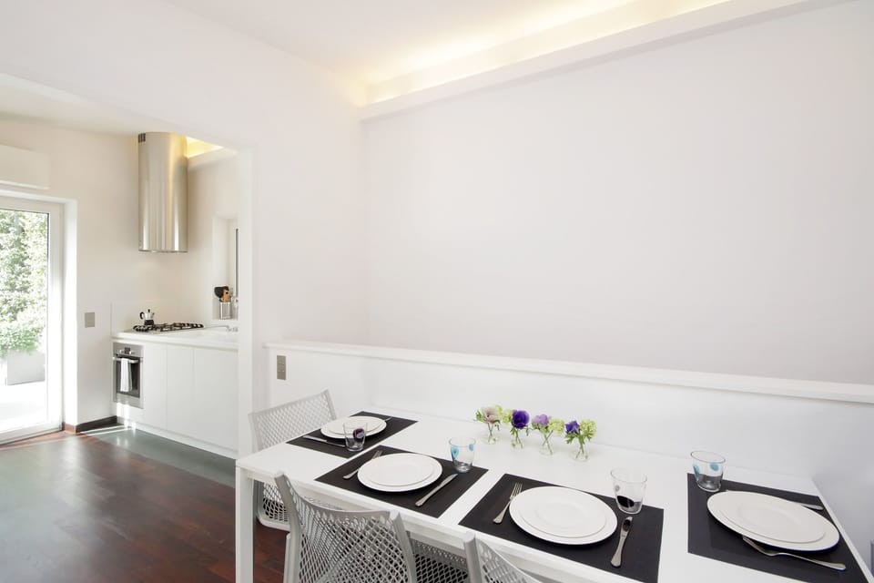 Apartment, 2 Bedrooms, City View | In-room dining