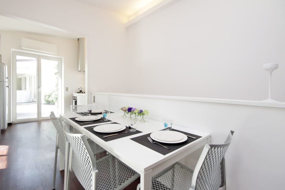 Apartment, 2 Bedrooms, City View | In-room dining