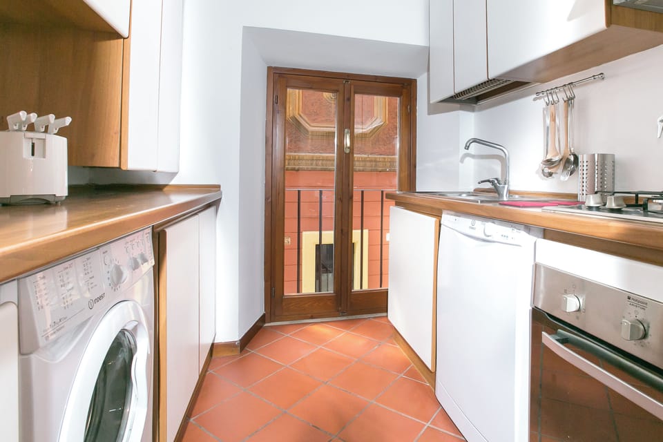Apartment, 2 Bedrooms | Private kitchen | Full-size fridge, microwave, oven, stovetop