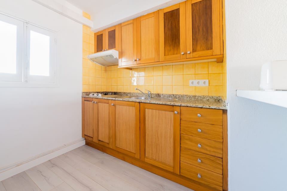 Standard Duplex, 2 Bedrooms | Private kitchen | Coffee/tea maker, full-size fridge, microwave, stovetop