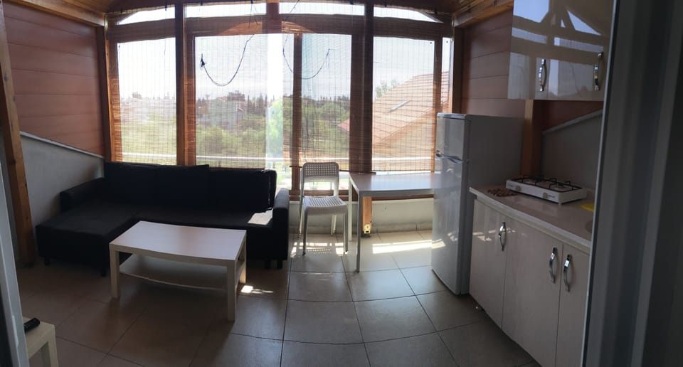 Basic Penthouse | Desk, soundproofing, iron/ironing board (on request), WiFi (free)