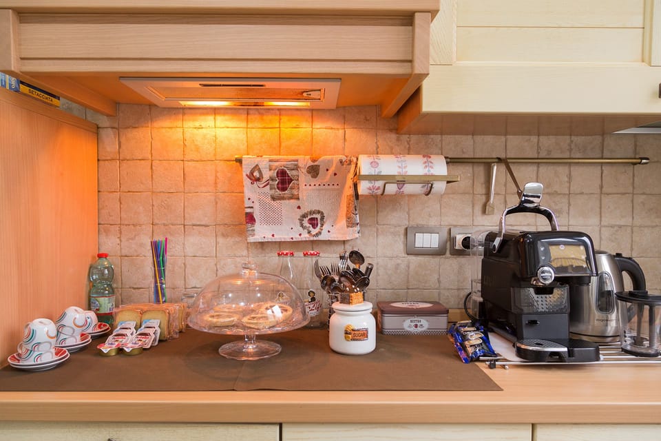 Free daily self-serve breakfast