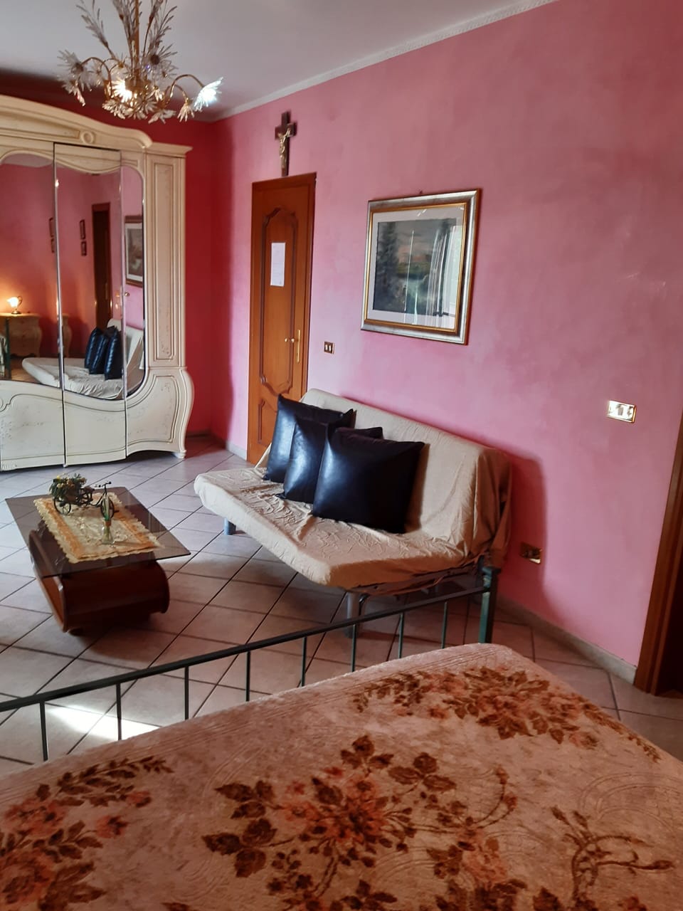 Superior Room, 1 Queen Bed, Bathtub (Luna) | In-room safe, soundproofing, bed sheets