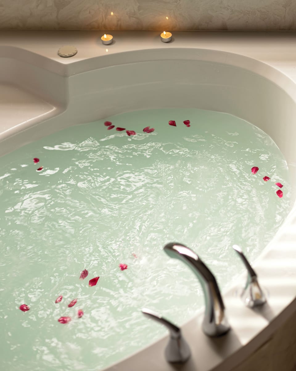 Luxury Cottage, 1 King Bed (San Rafael Cottage) | Bathroom | Designer toiletries, hair dryer, bathrobes, towels