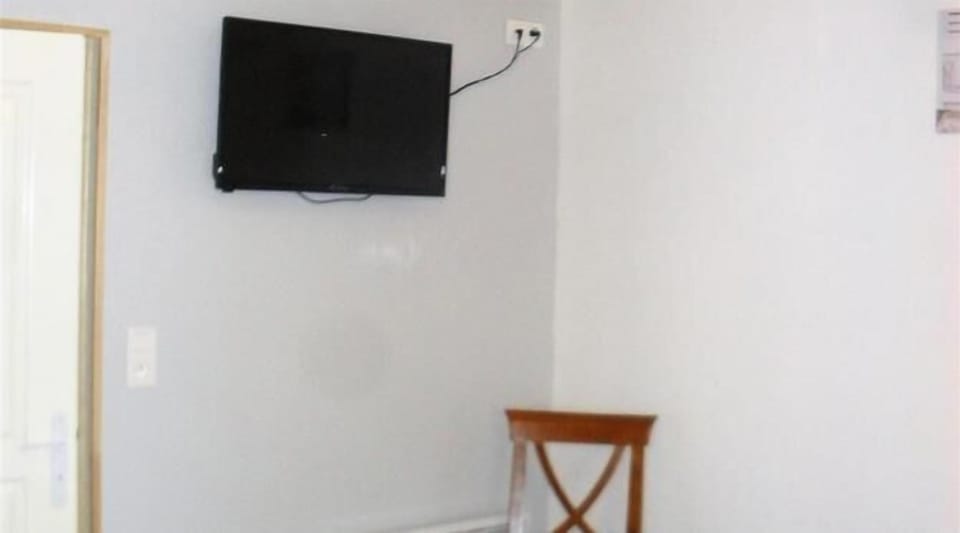 Family Room, Non Smoking | Television