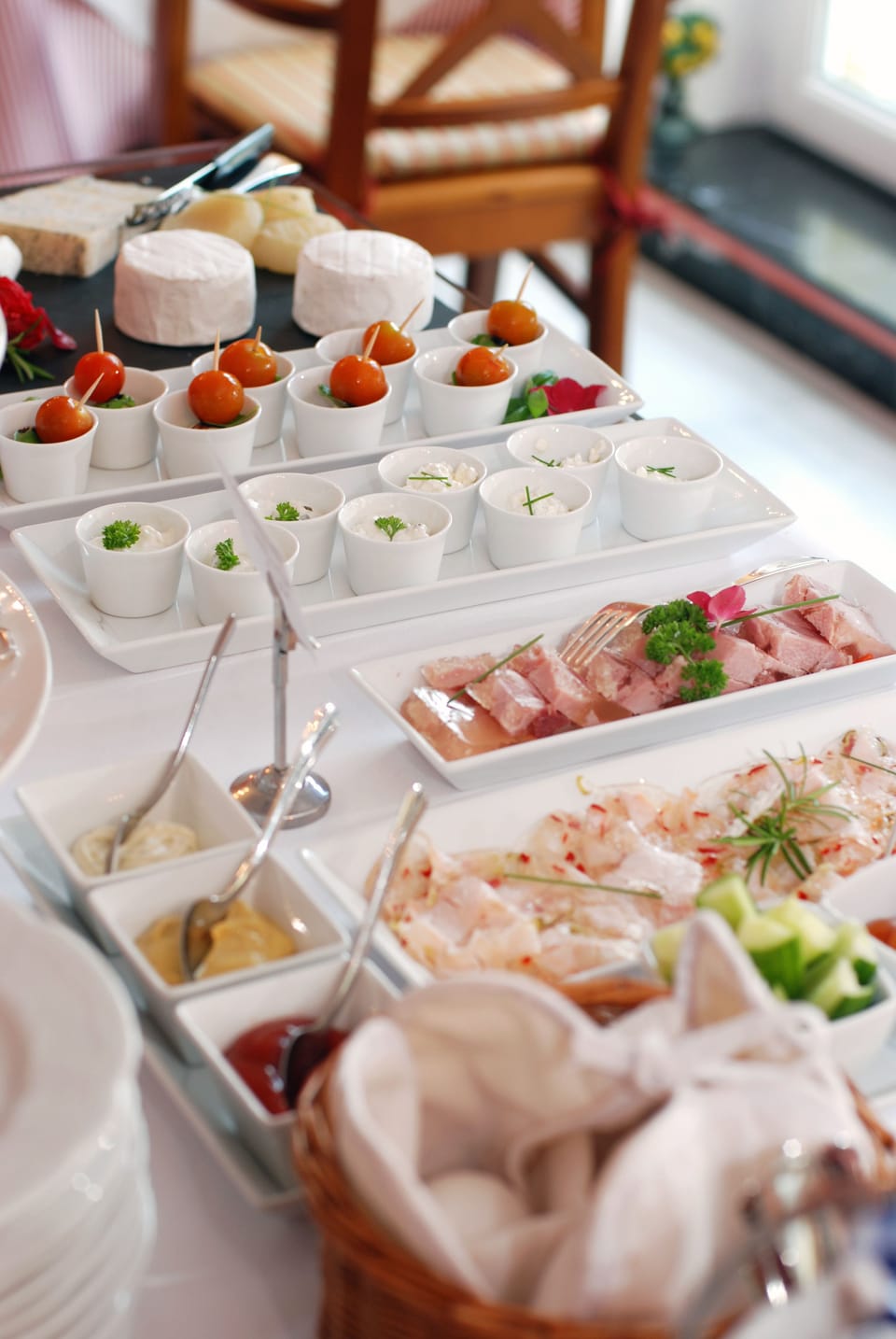 Daily buffet breakfast for a fee