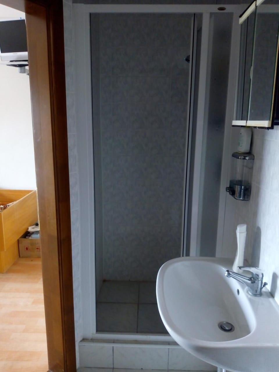 Free toiletries, towels