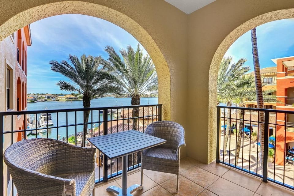 Condo, Multiple Beds (Luxurious Esplanade condo overlooking) | Property grounds