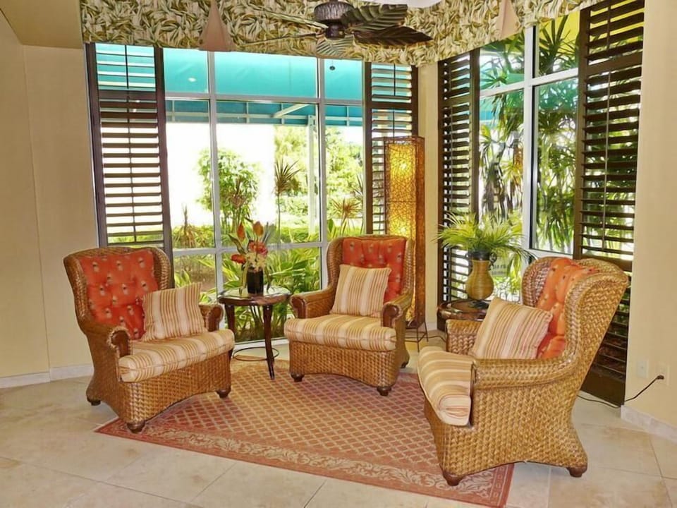 Condo, 1 King Bed (Luxurious beachfront condo with glori) | 1 bedroom, iron/ironing board, bed sheets