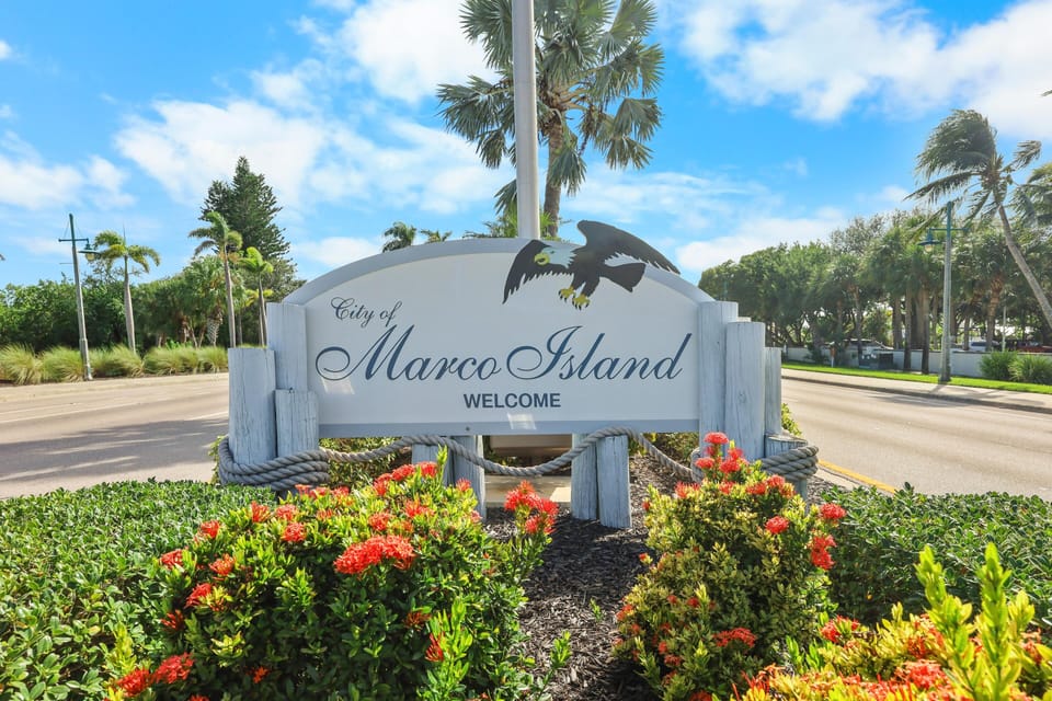 Condo, 1 King Bed (Beachfront condo with pool and ocean ) | Property grounds