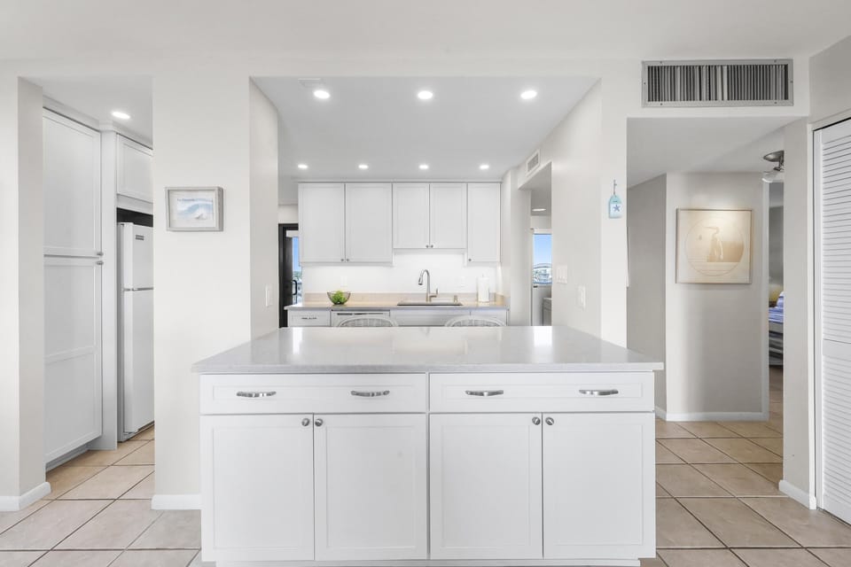 Condo, Multiple Beds (Beachfront condo with pool/views from) | Private kitchen | Fridge, microwave, oven, stovetop
