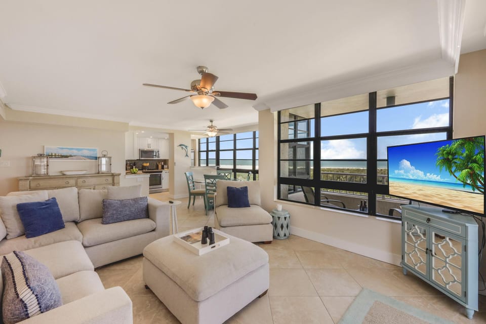 Condo, 1 Queen Bed (Beachfront condo with pool and dazzli) | Living area | Flat-screen TV
