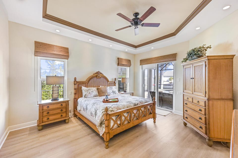 Waterfront Home With Pool, spa and Boating Access House in Marco Island