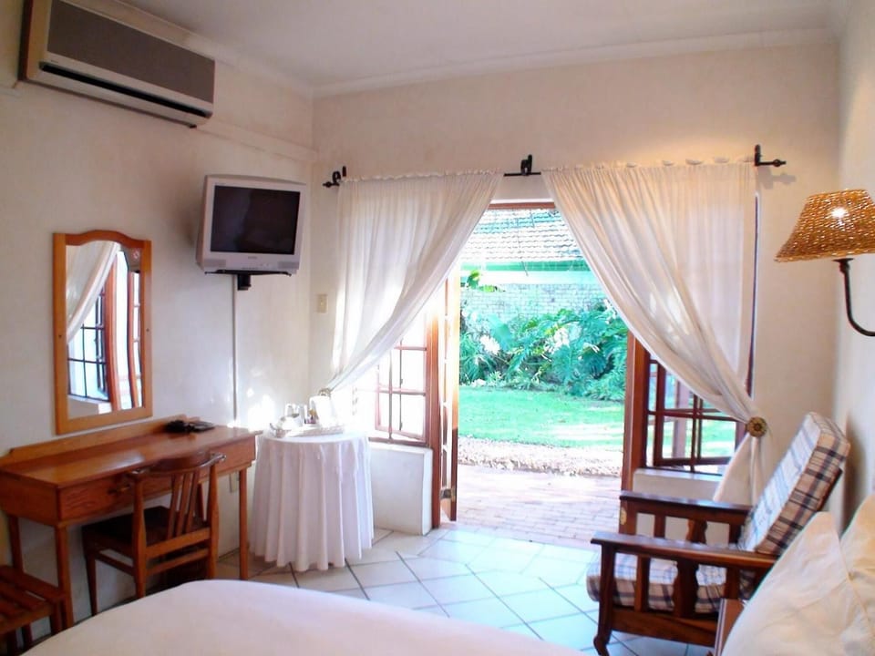 In-room safe, desk, WiFi (surcharge), bed sheets