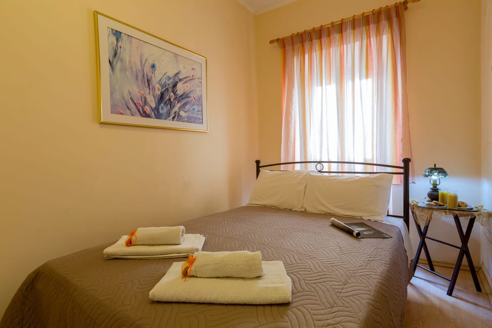 Apartment, 2 Bedrooms | Desk, WiFi (free)
