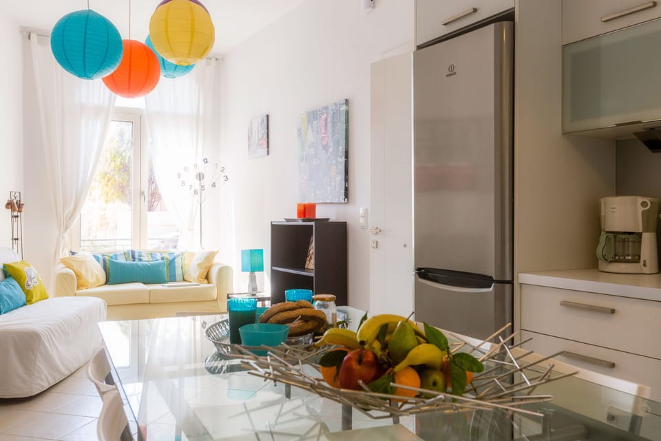 City Apartment, 1 Bedroom, Ground Floor | Private kitchen | Freezer