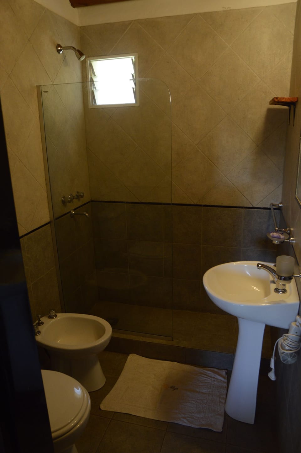 Family Cabin, 1 Bedroom, Garden View | Bathroom | Shower, bidet, towels, soap