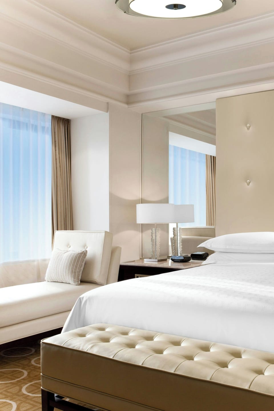 Club Suite, 1 King Bed | 1 bedroom, premium bedding, down comforters, minibar