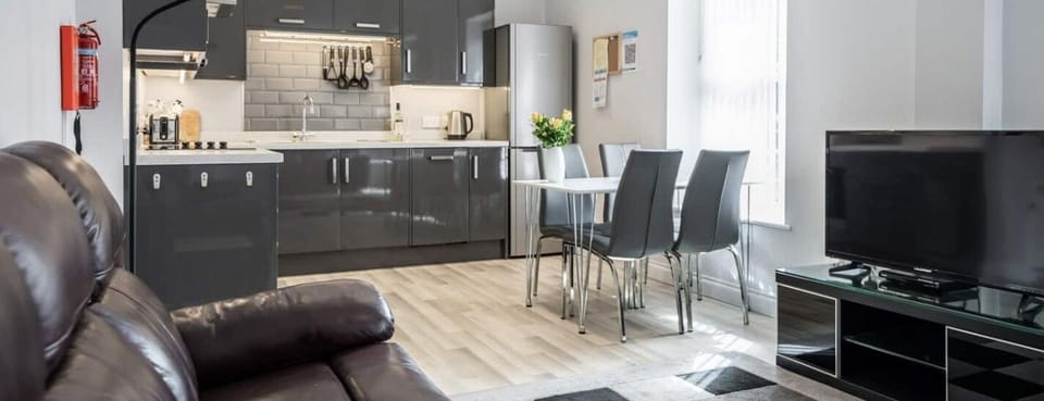Open Space Kitchen, Dining, Lounge