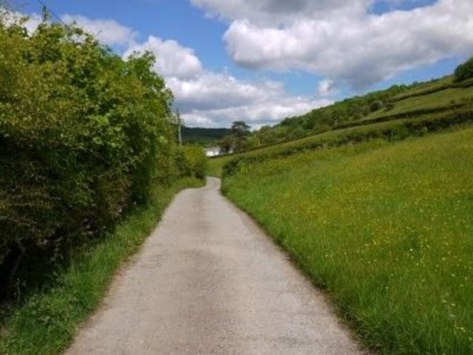 Road to Cosy Cottage