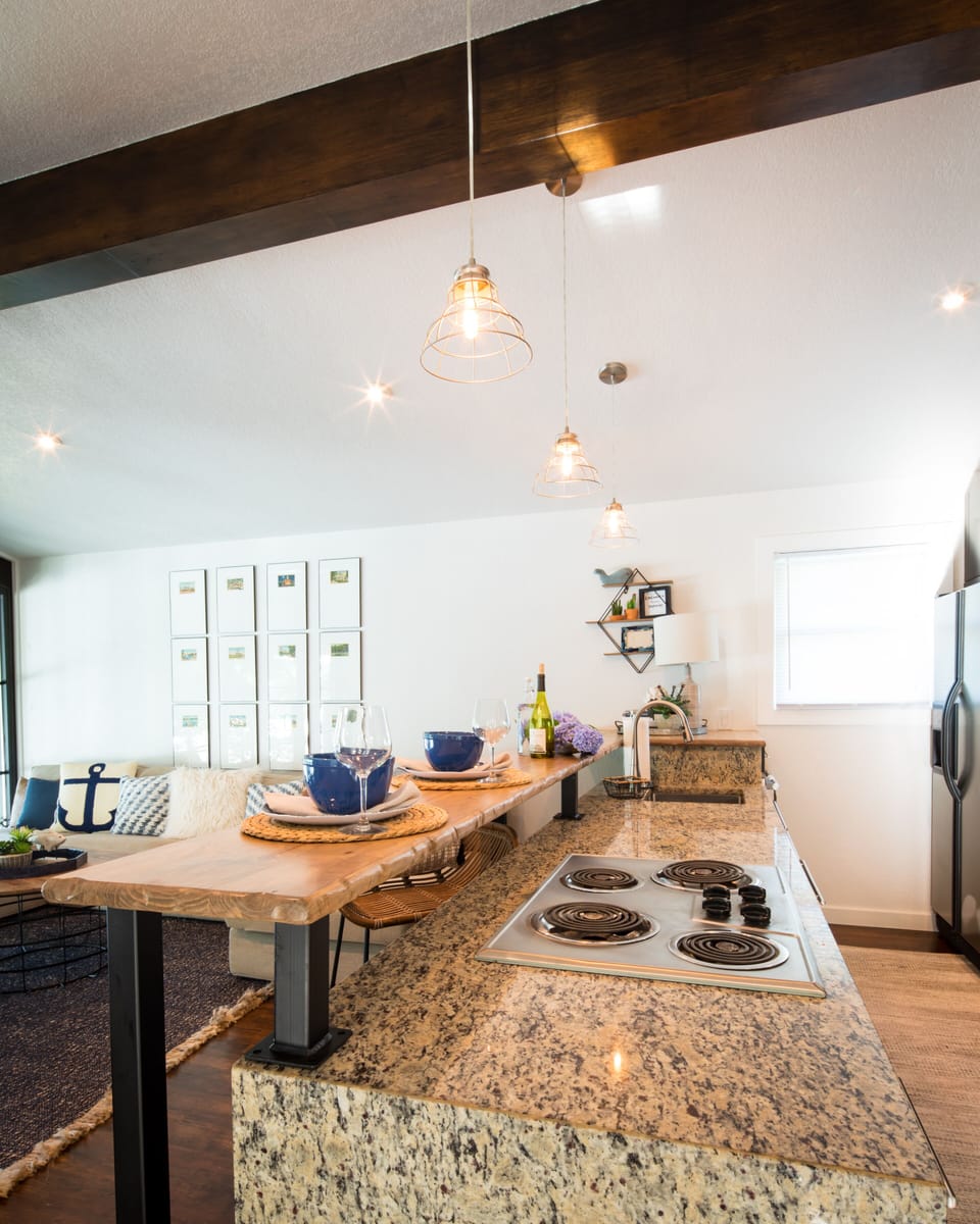 Open kitchen and living room 