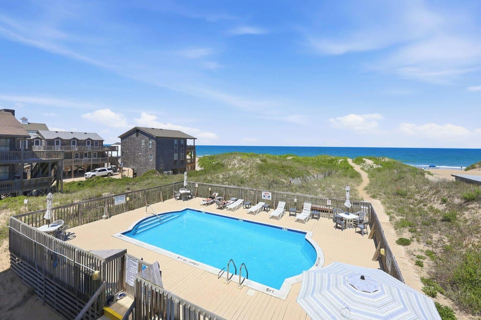 Admirals View III Oceanfront Pool