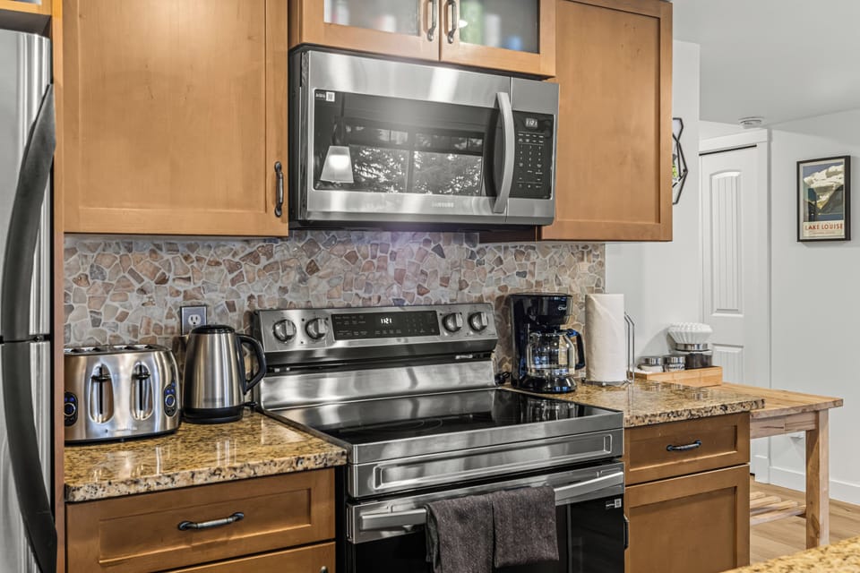 Full kitchen