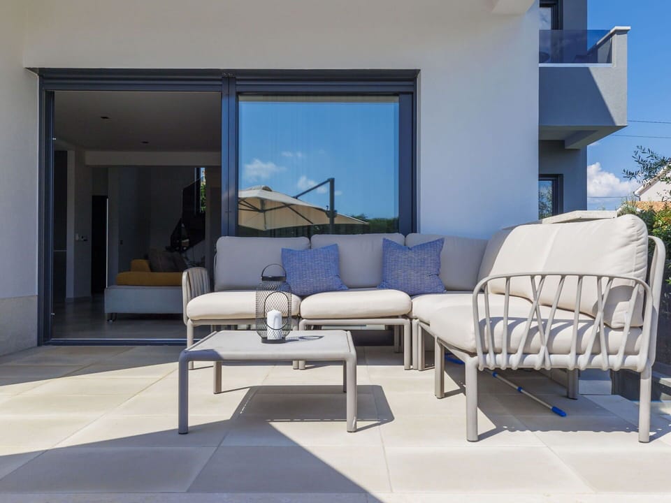 Couch, Furniture, Shade, Azure, Table, Window, Interior Design, Sky, Architecture, Living Room