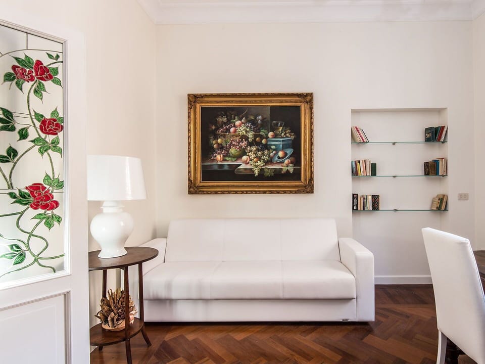 Furniture, White, Room, Interior Design, Living Room, Wall, Floor, Property, Couch, Lighting