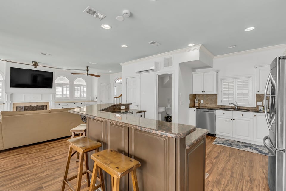 Emerald Belle - Miramar Beach - Kitchen