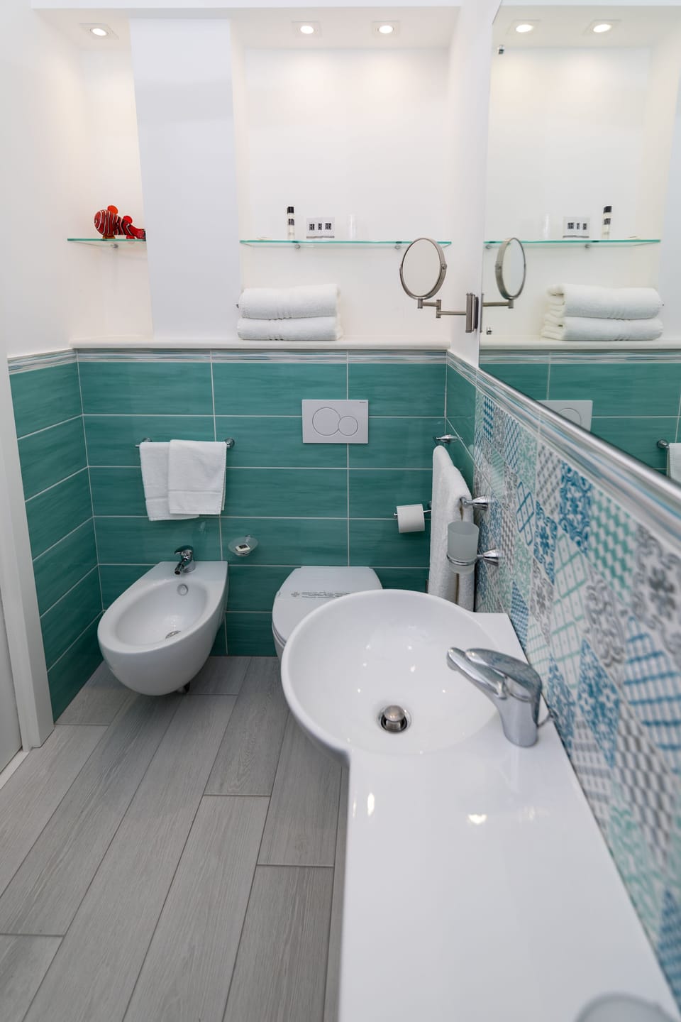 Deluxe Double Room, Hill View (Balcone finestra) | Bathroom sink