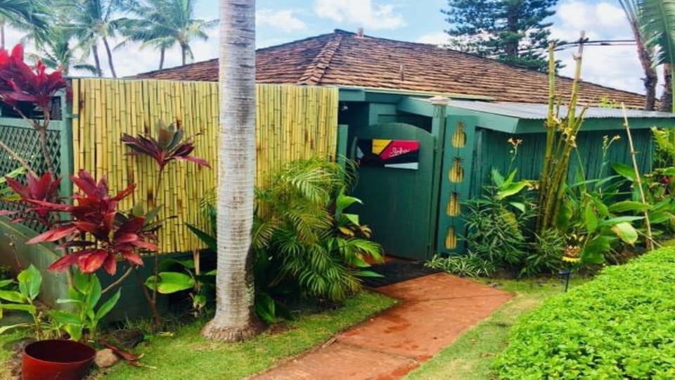 Private entry to the cottage #1