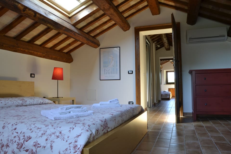 Apartment, 2 Bedrooms | Free cribs/infant beds, free WiFi, bed sheets