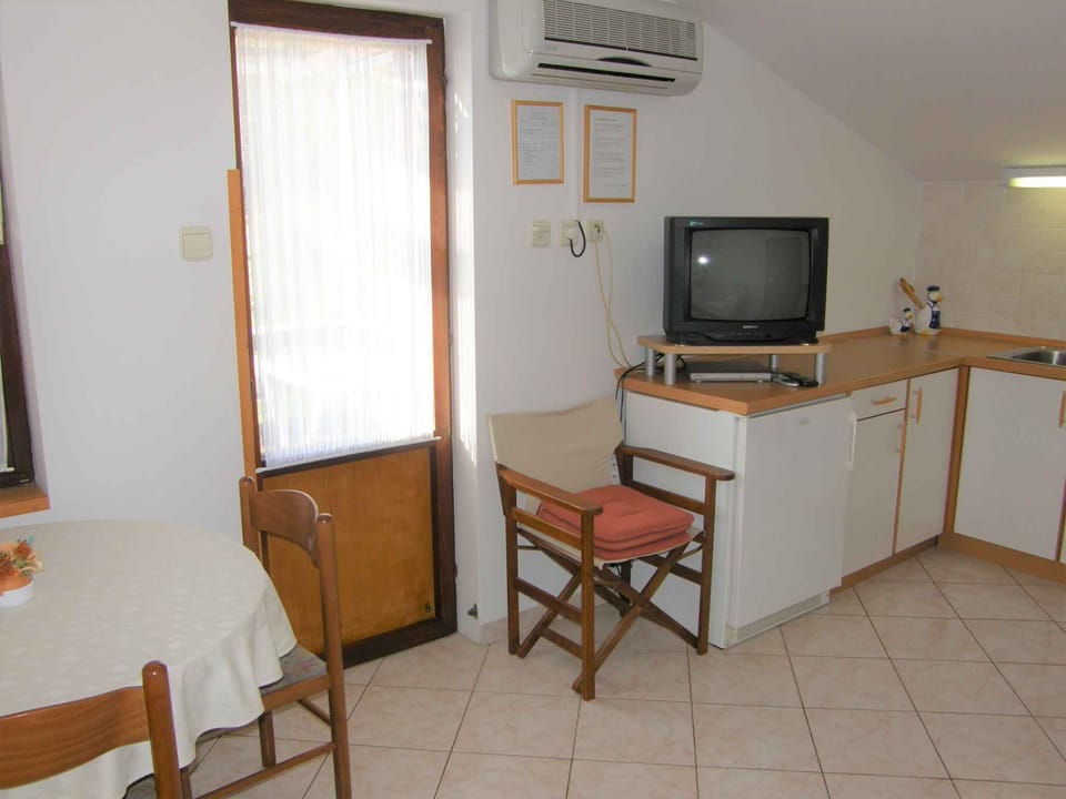 living/bedroom