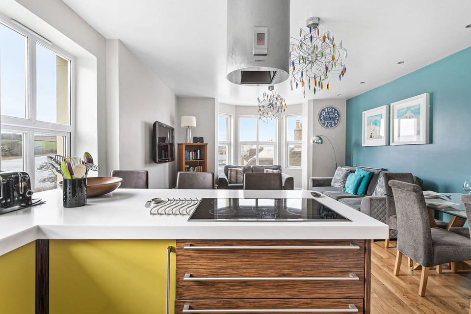 Fully equipped kitchen - The Penthouse, 16 At The Beach