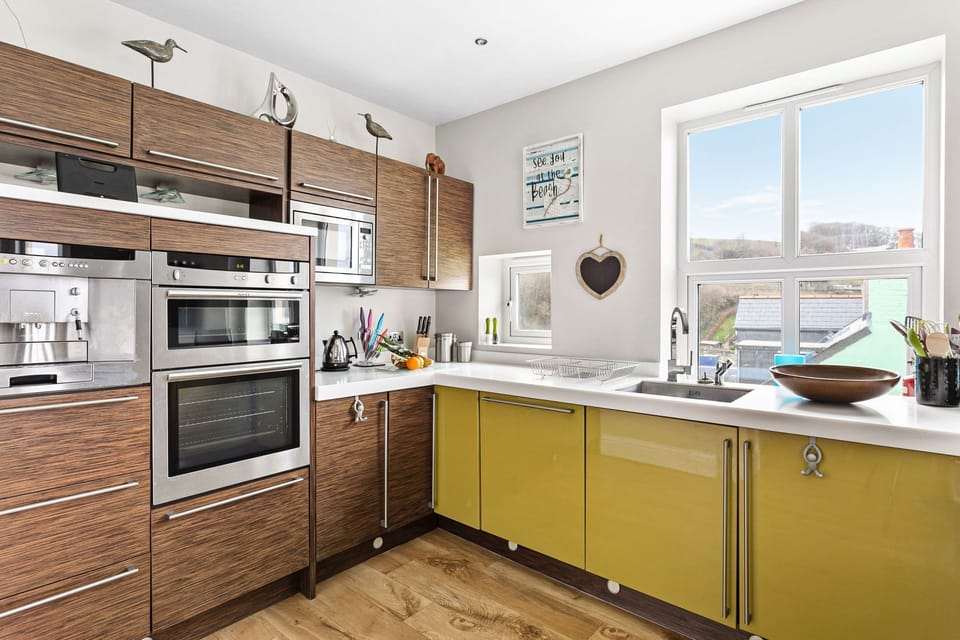 Electric double oven and grill & air fryer - The Penthouse, 16 At The Beach
