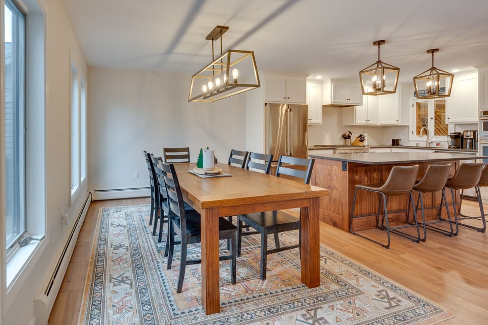 Dining Table | Dishware & Flatware Provided