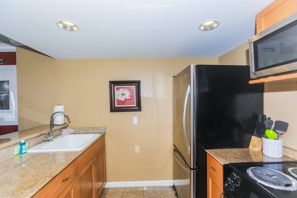 Full size kitchen appliances