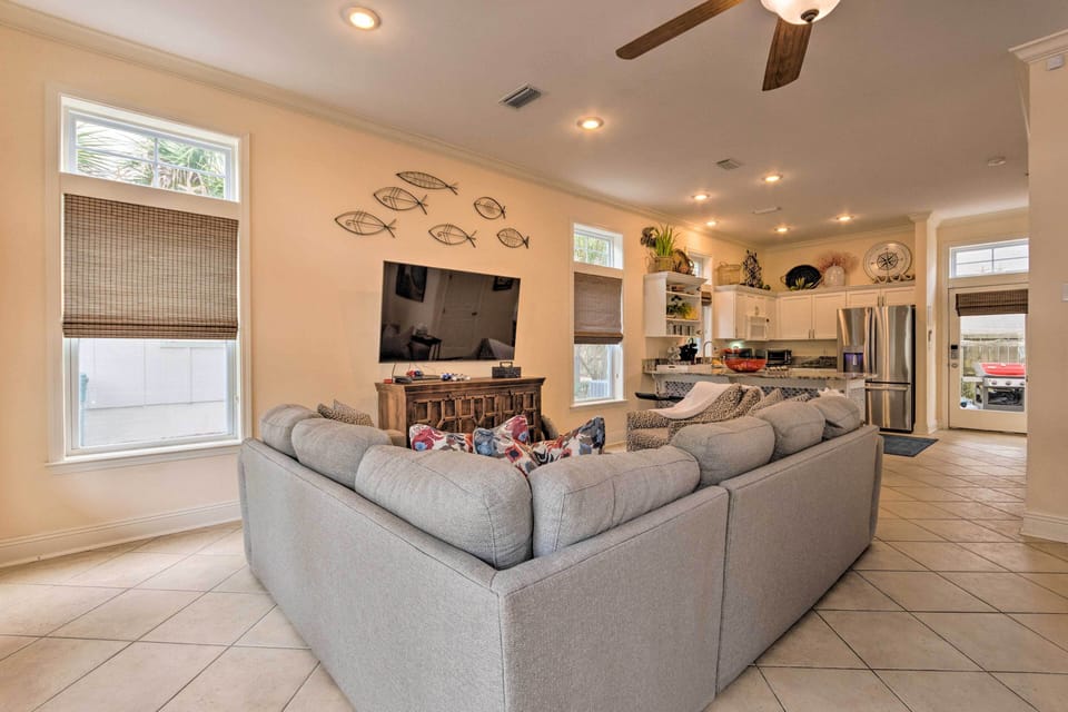 Main Living Space | Air Conditioning | Free WiFi | In-Unit Laundry Machines
