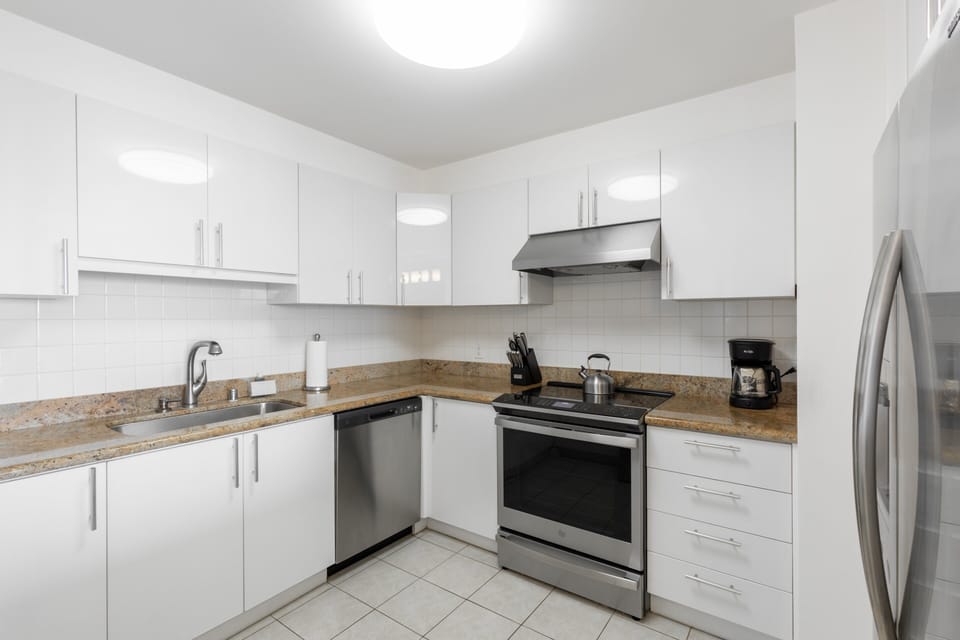 Full kitchen with new dishwasher installed June 2025