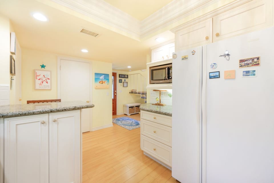 12CT - Kitchen Area